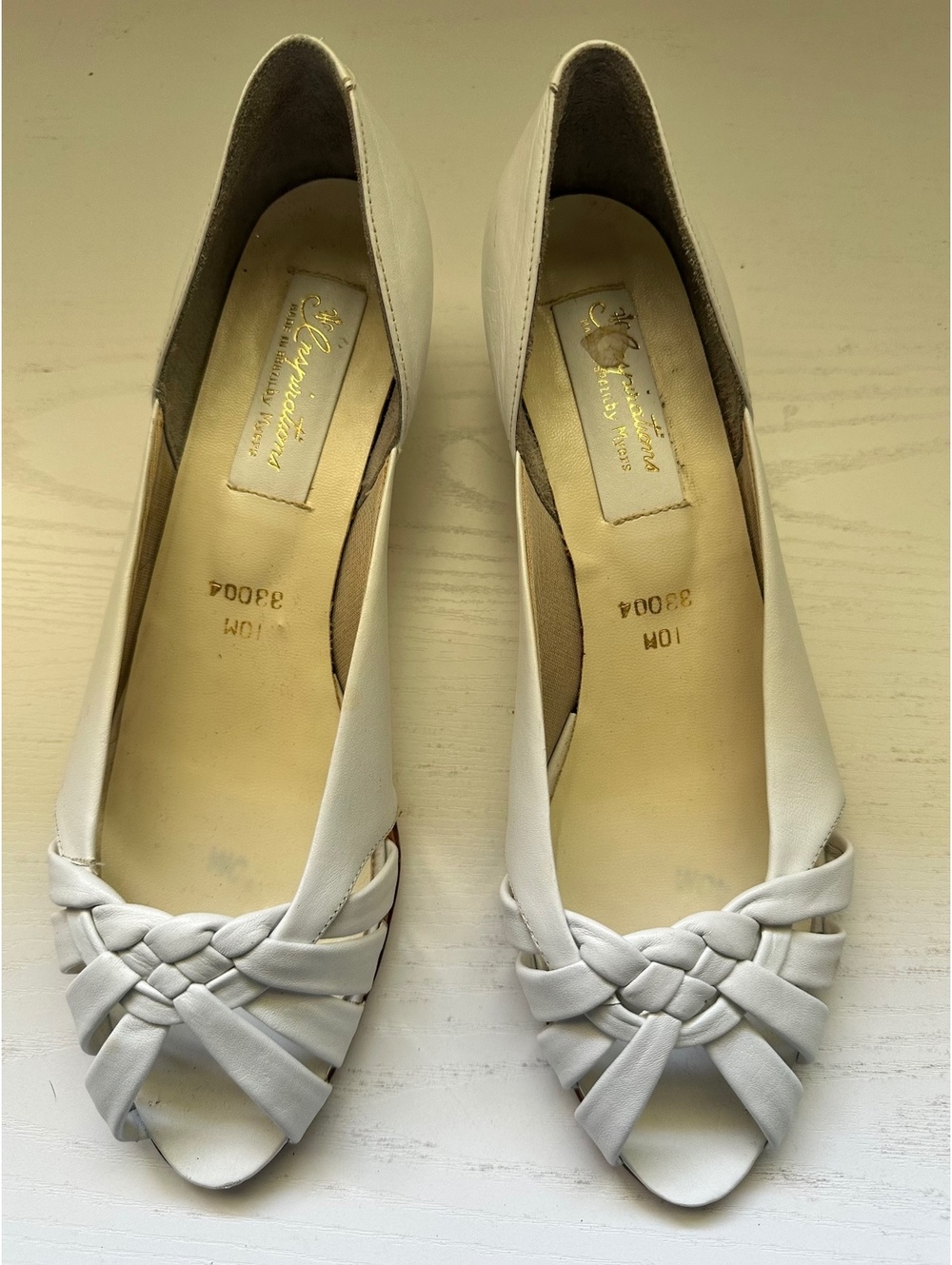 Vintage 70s White Leather Braid Peep Toe Kitten Heels Inspirations by Myers 10M